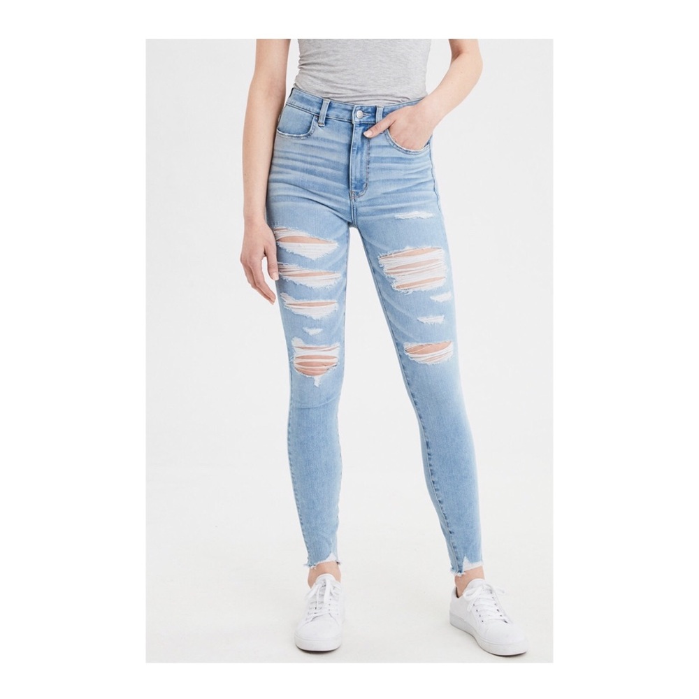 Size 4, light wash, ripped American Eagle Jeans